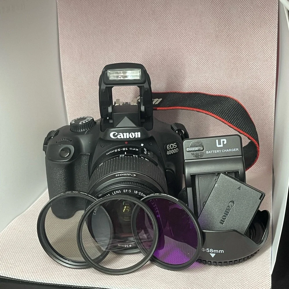 Canon EOS 4000D Black with Lens Kit